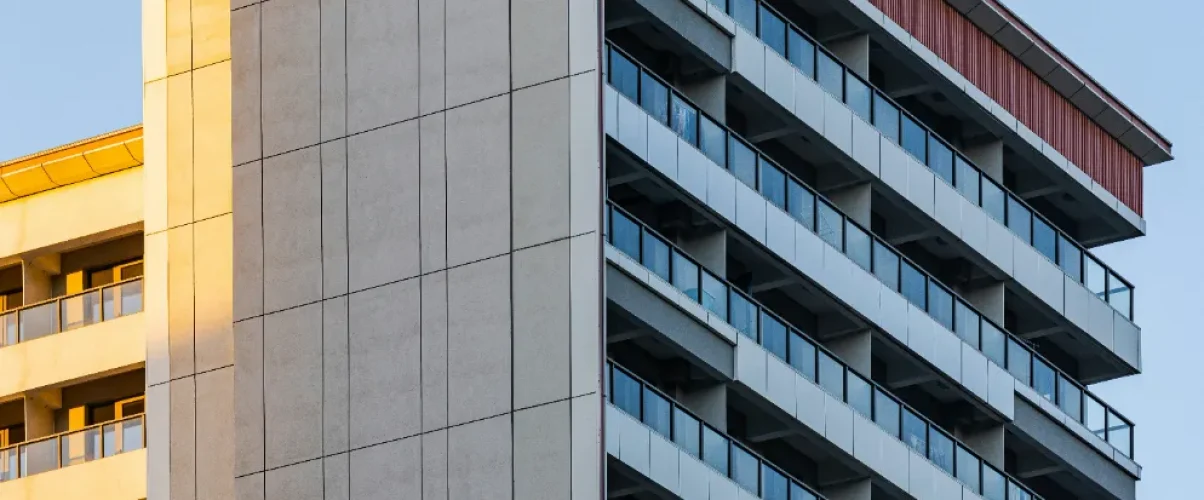 Семья в мегаполисе: какие требования к квартире и району у молодых родителей