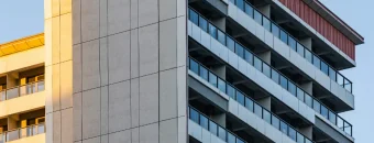 Семья в мегаполисе: какие требования к квартире и району у молодых родителей